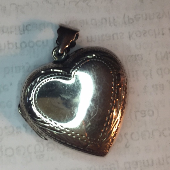 Locket - Picture 4 of 4
